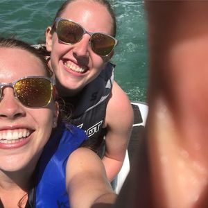 Meet your Posher, Lea